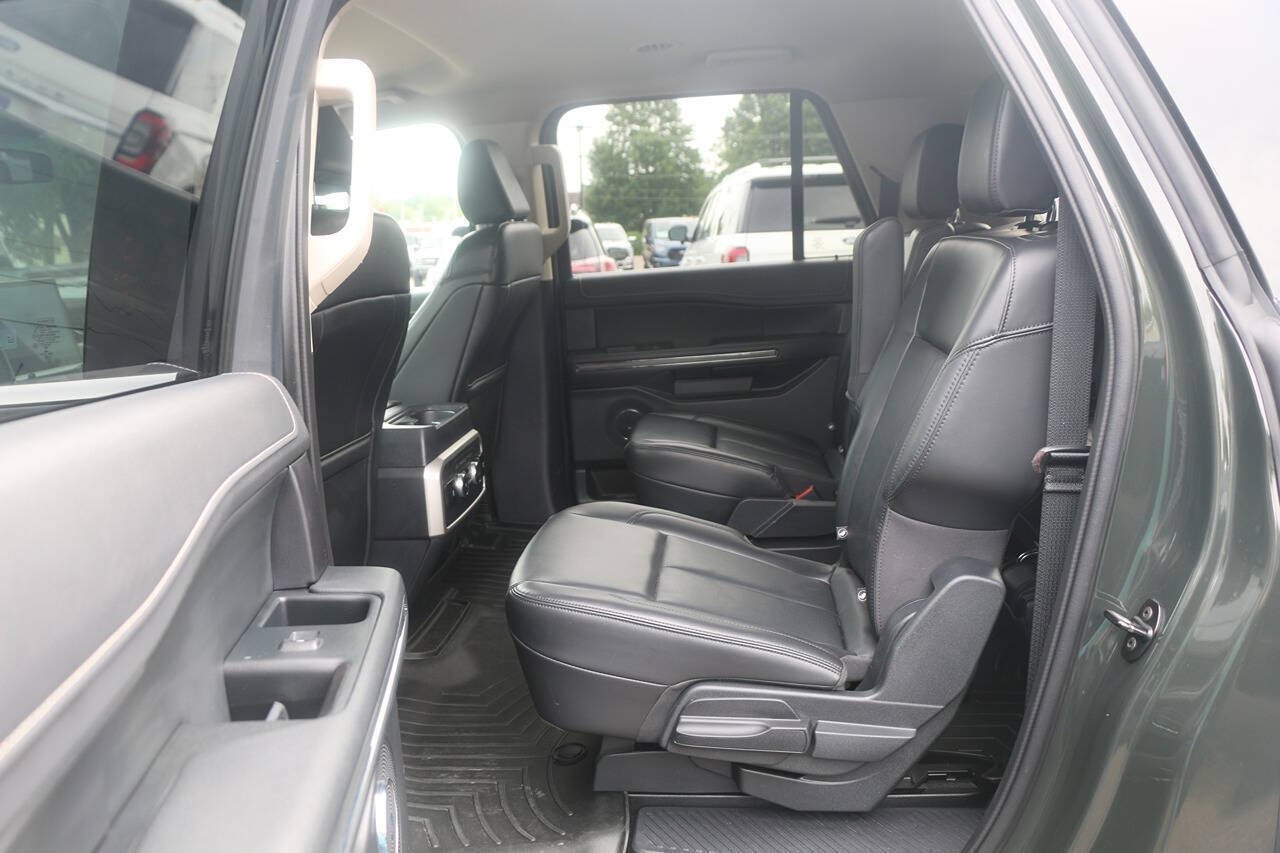 2023 Ford Expedition MAX XLT 4x4 4dr SUV
