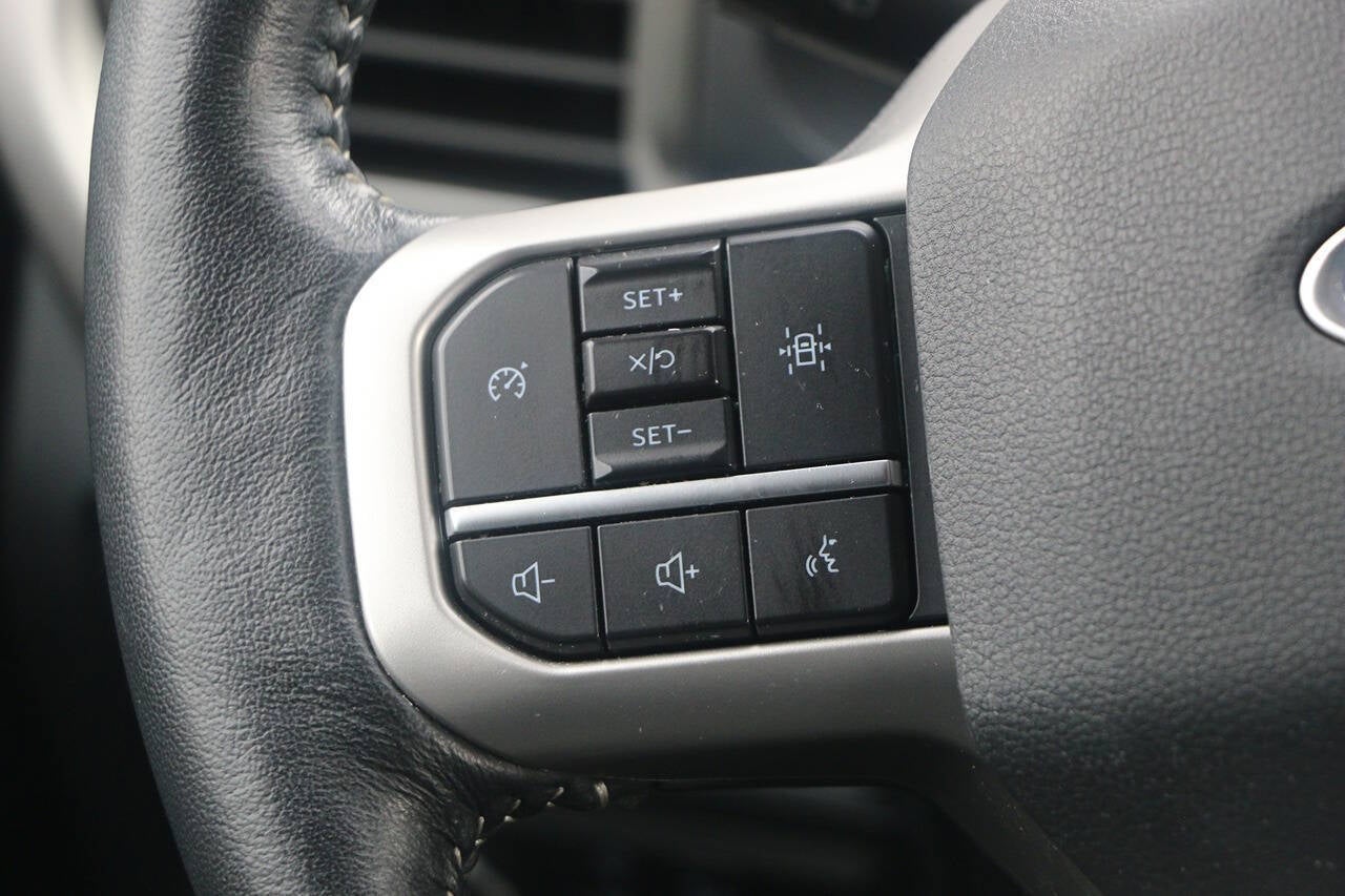 2023 Ford Expedition MAX XLT 4x4 4dr SUV