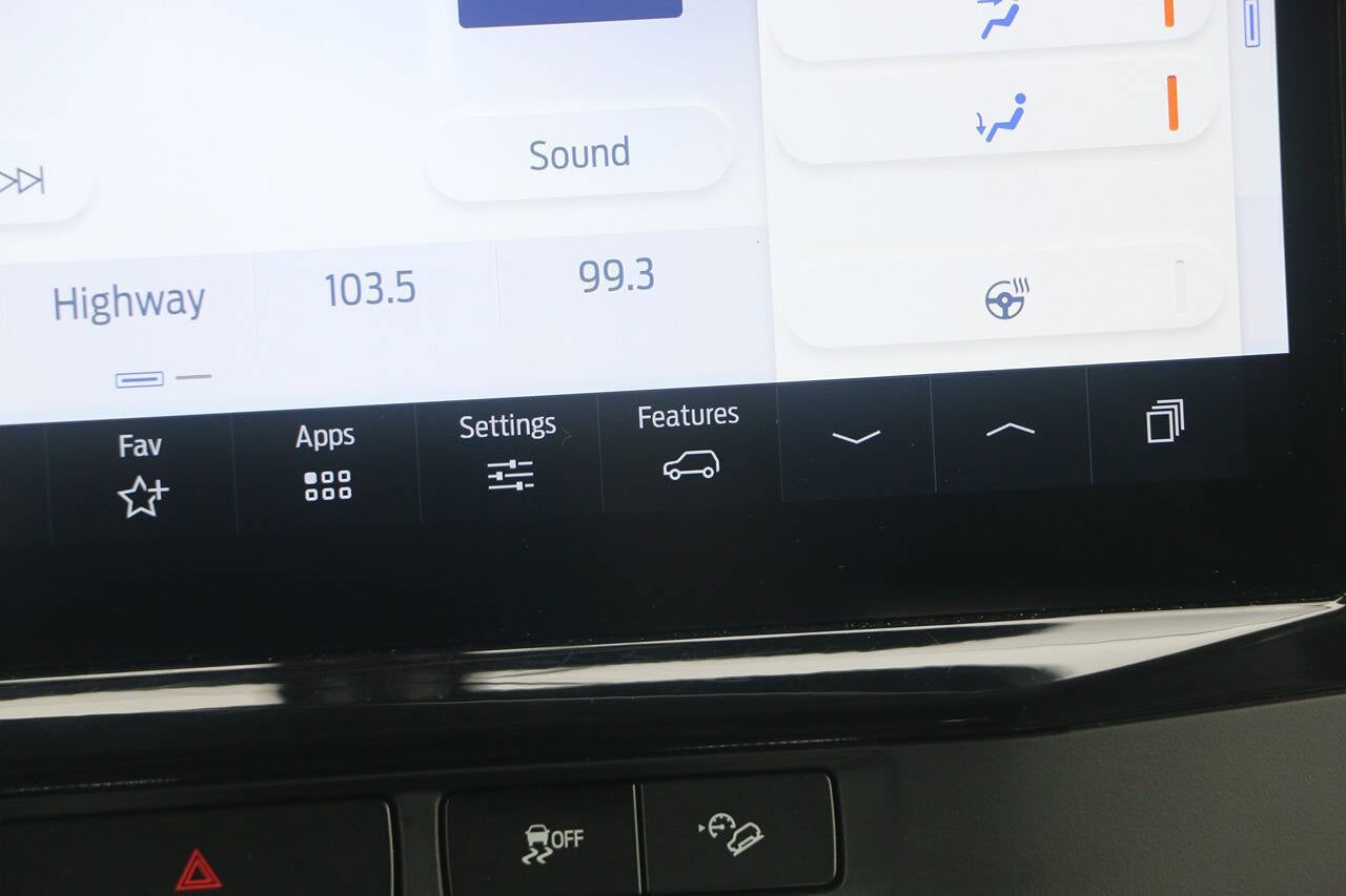 2023 Ford Expedition MAX XLT 4x4 4dr SUV