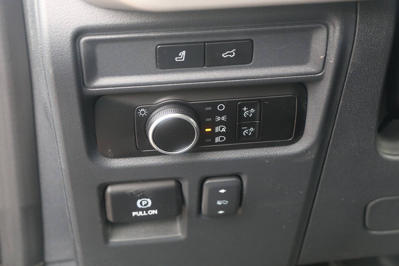 2023 Ford Expedition MAX XLT 4x4 4dr SUV