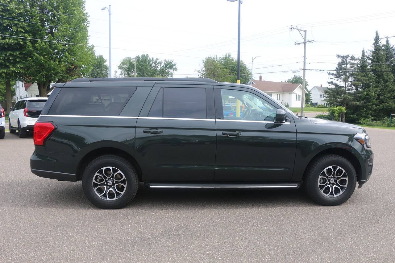 2023 Ford Expedition MAX XLT 4x4 4dr SUV