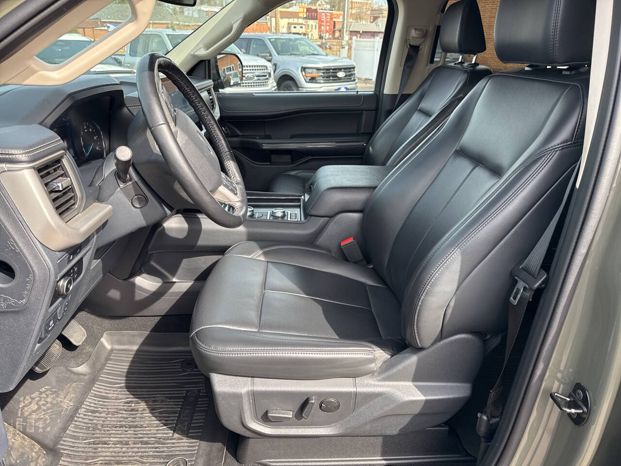 2024 Ford Expedition MAX XLT 4x4 4dr SUV