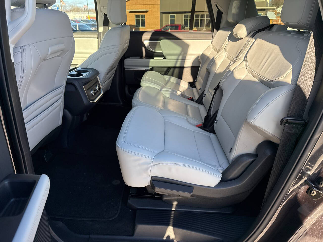 2025 Ford Expedition MAX Platinum 4x4 4dr SUV