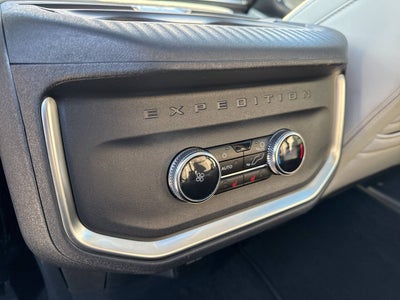 2025 Ford Expedition MAX Platinum 4x4 4dr SUV