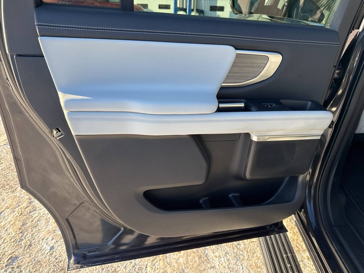 2025 Ford Expedition MAX Platinum 4x4 4dr SUV