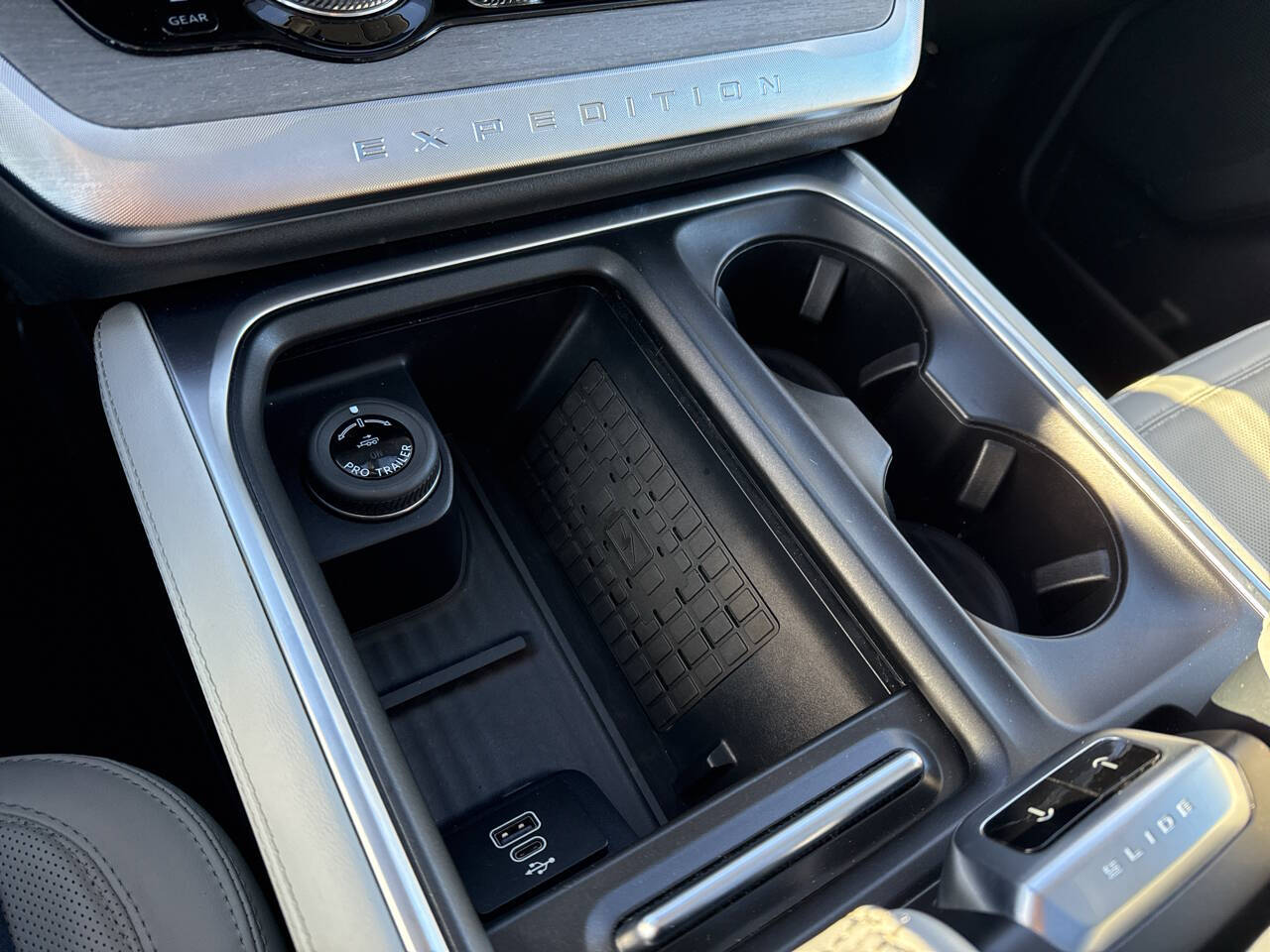 2025 Ford Expedition MAX Platinum 4x4 4dr SUV