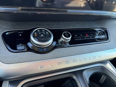 2025 Ford Expedition MAX Platinum 4x4 4dr SUV