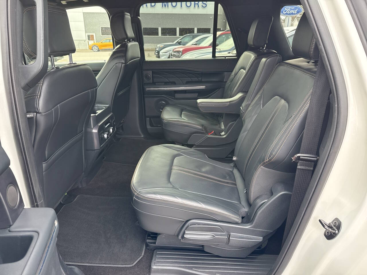 2023 Ford Expedition MAX Platinum 4x4 4dr SUV