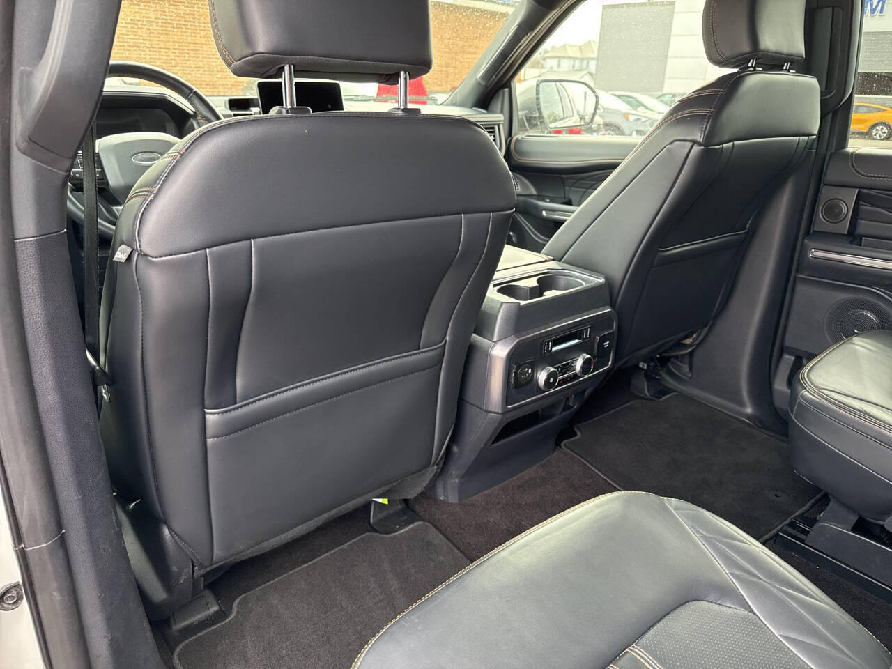 2023 Ford Expedition MAX Platinum 4x4 4dr SUV