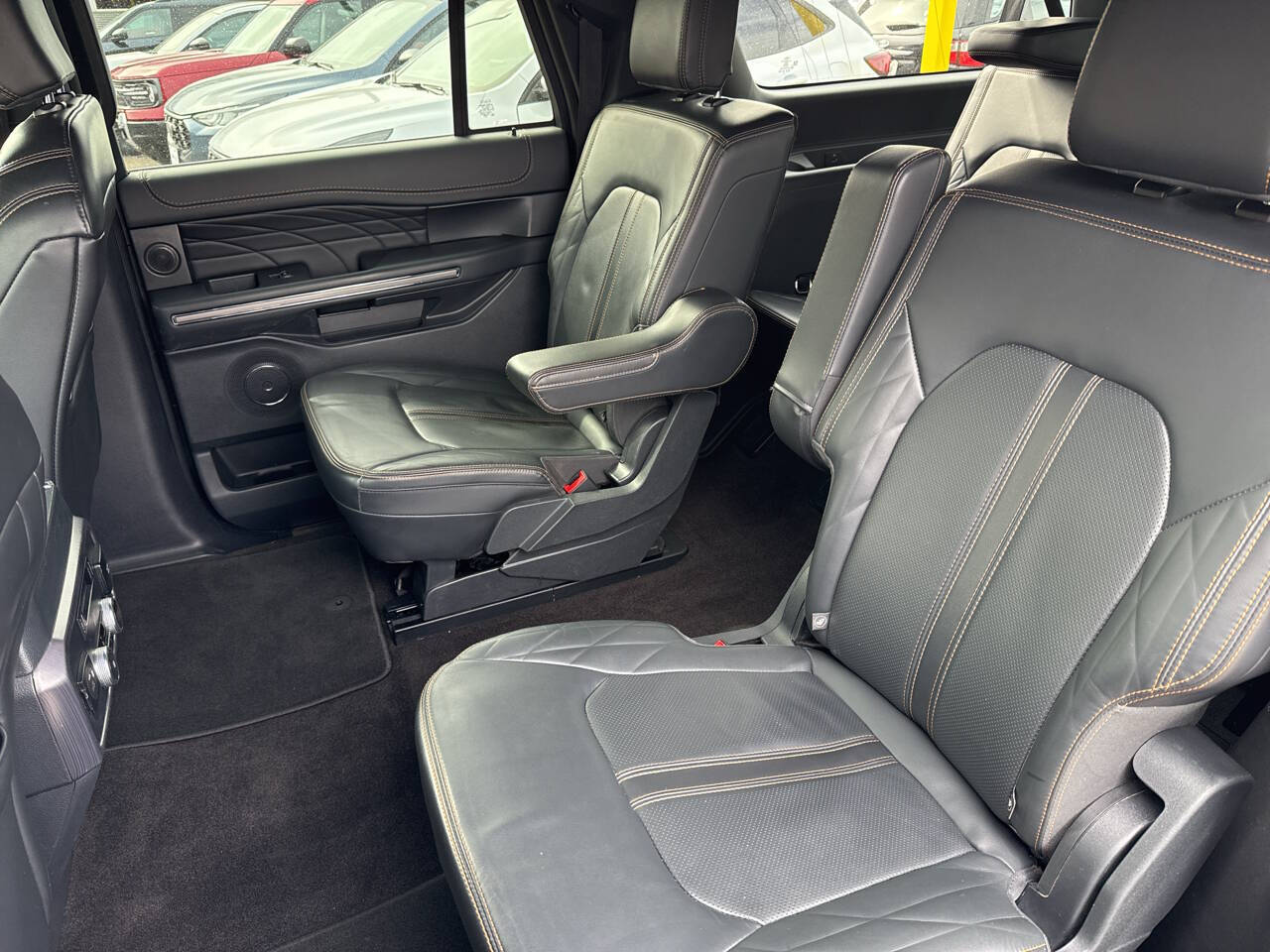 2023 Ford Expedition MAX Platinum 4x4 4dr SUV