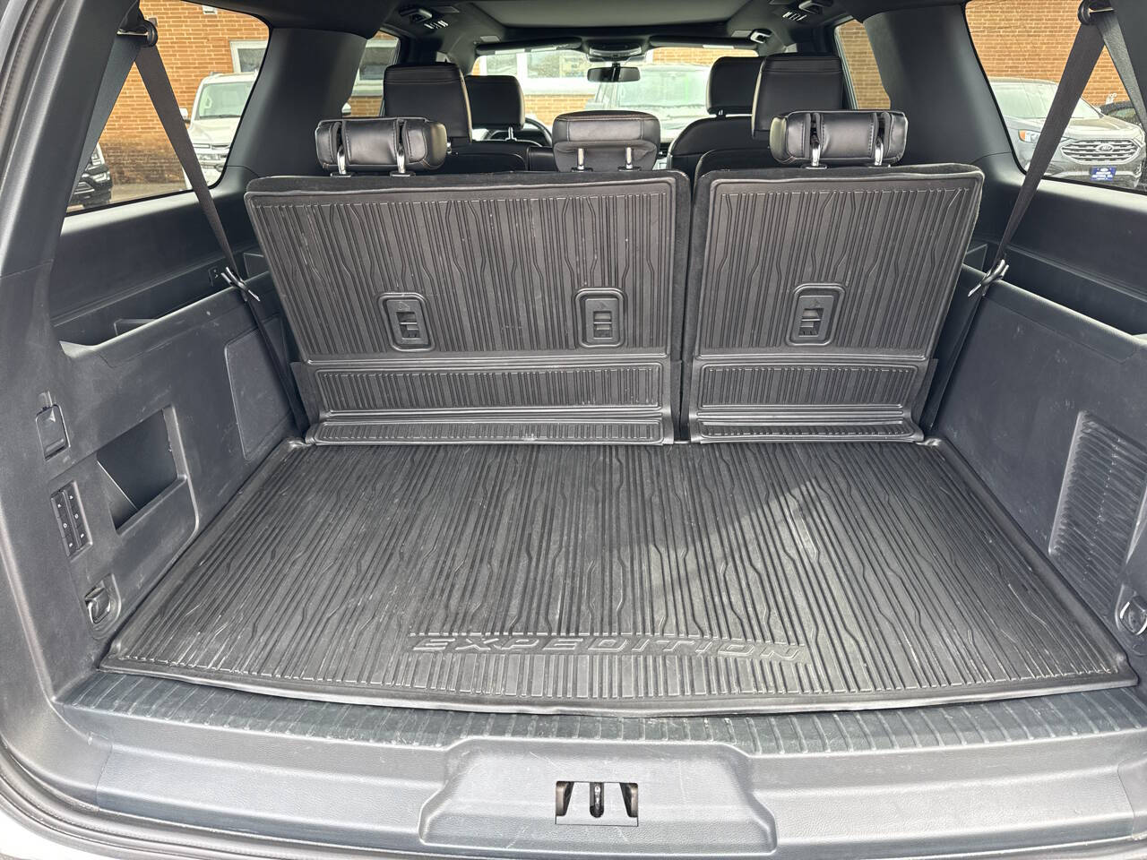 2023 Ford Expedition MAX Platinum 4x4 4dr SUV
