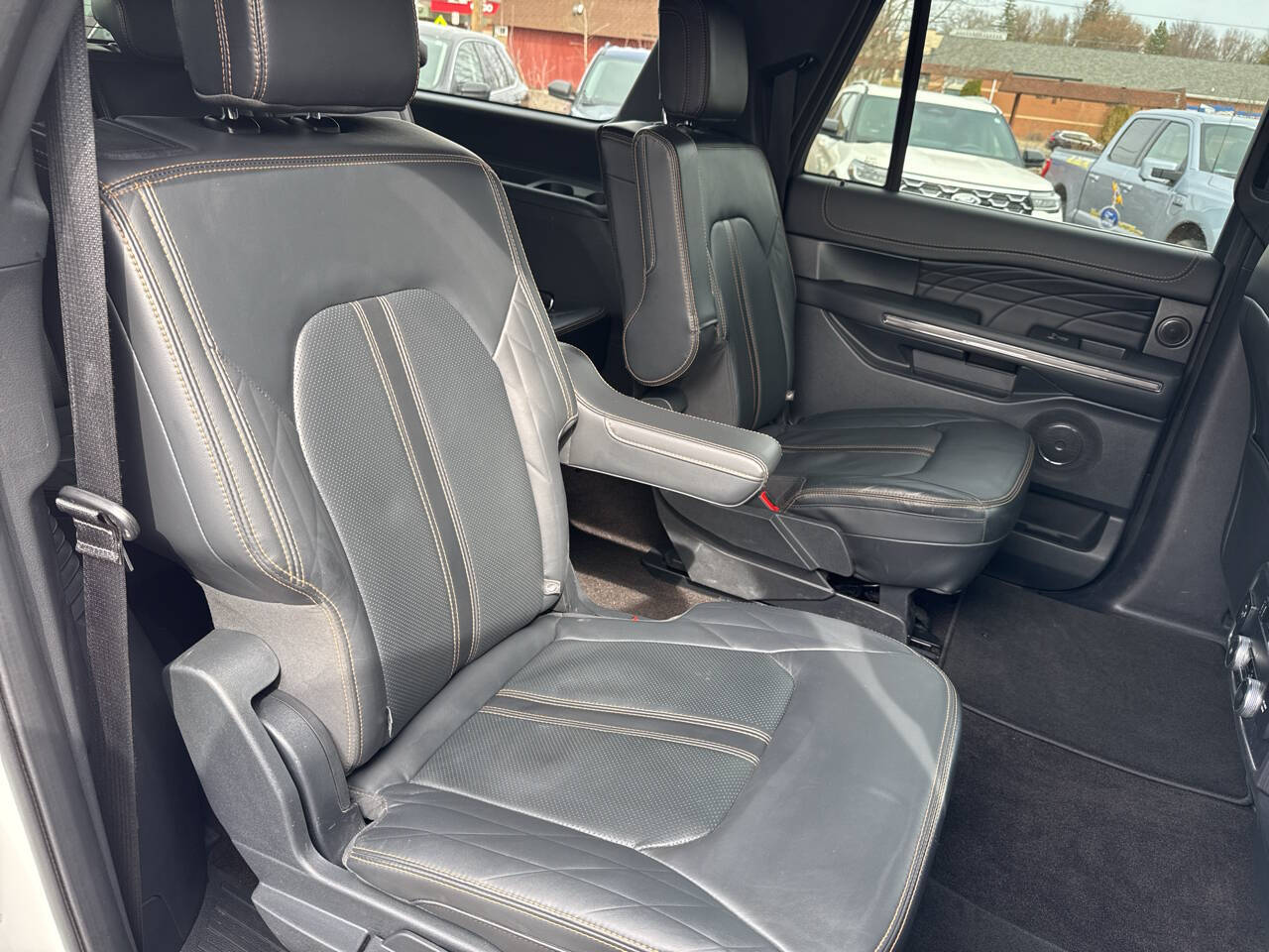 2023 Ford Expedition MAX Platinum 4x4 4dr SUV