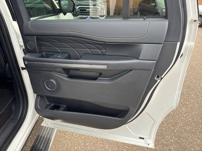 2023 Ford Expedition MAX Platinum 4x4 4dr SUV