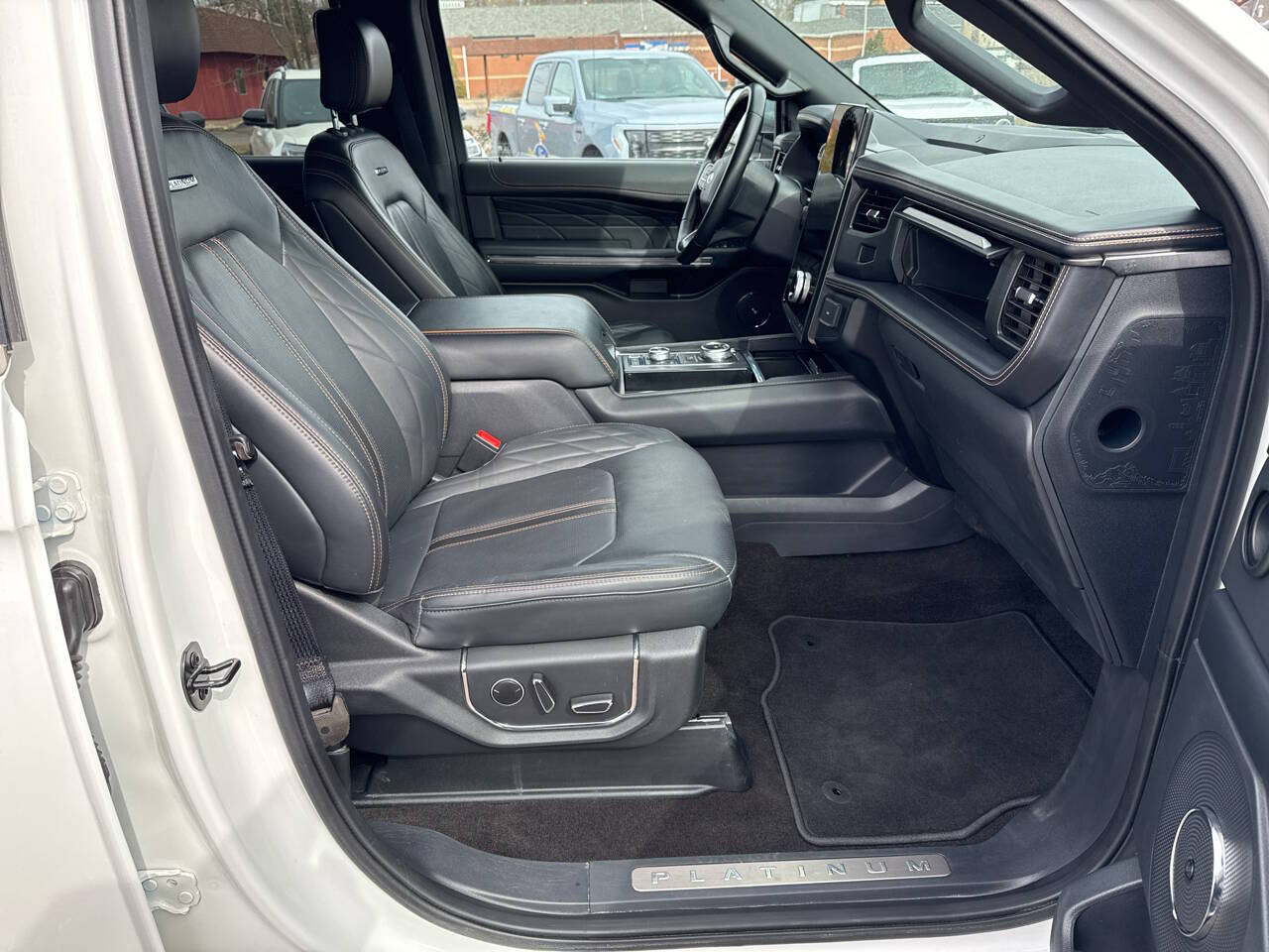 2023 Ford Expedition MAX Platinum 4x4 4dr SUV