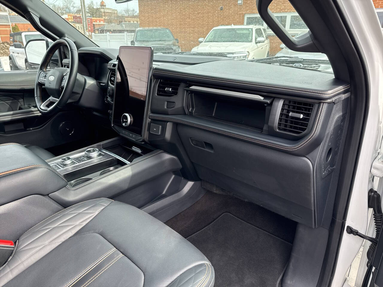 2023 Ford Expedition MAX Platinum 4x4 4dr SUV