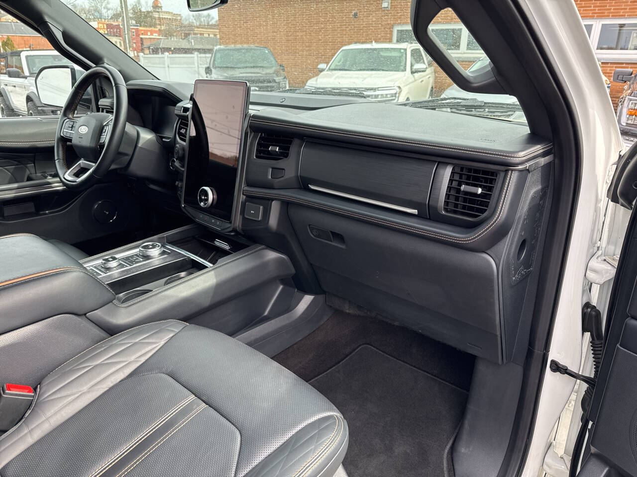 2023 Ford Expedition MAX Platinum 4x4 4dr SUV