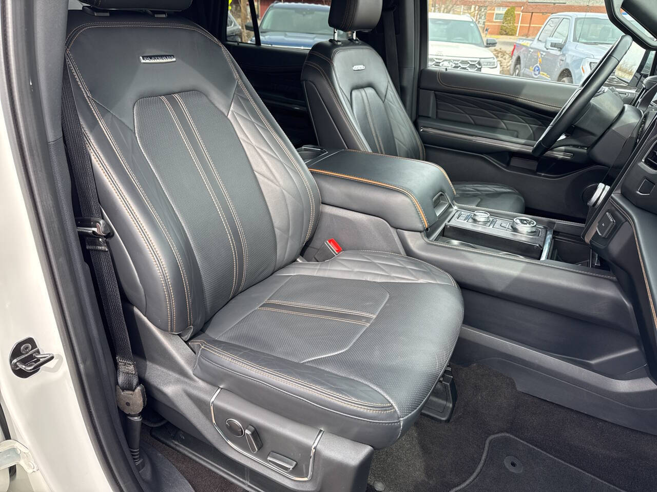 2023 Ford Expedition MAX Platinum 4x4 4dr SUV