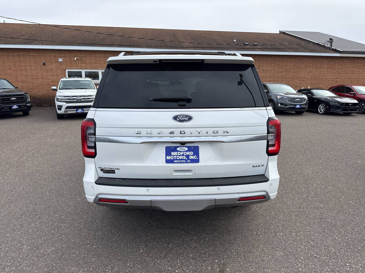 2023 Ford Expedition MAX Platinum 4x4 4dr SUV