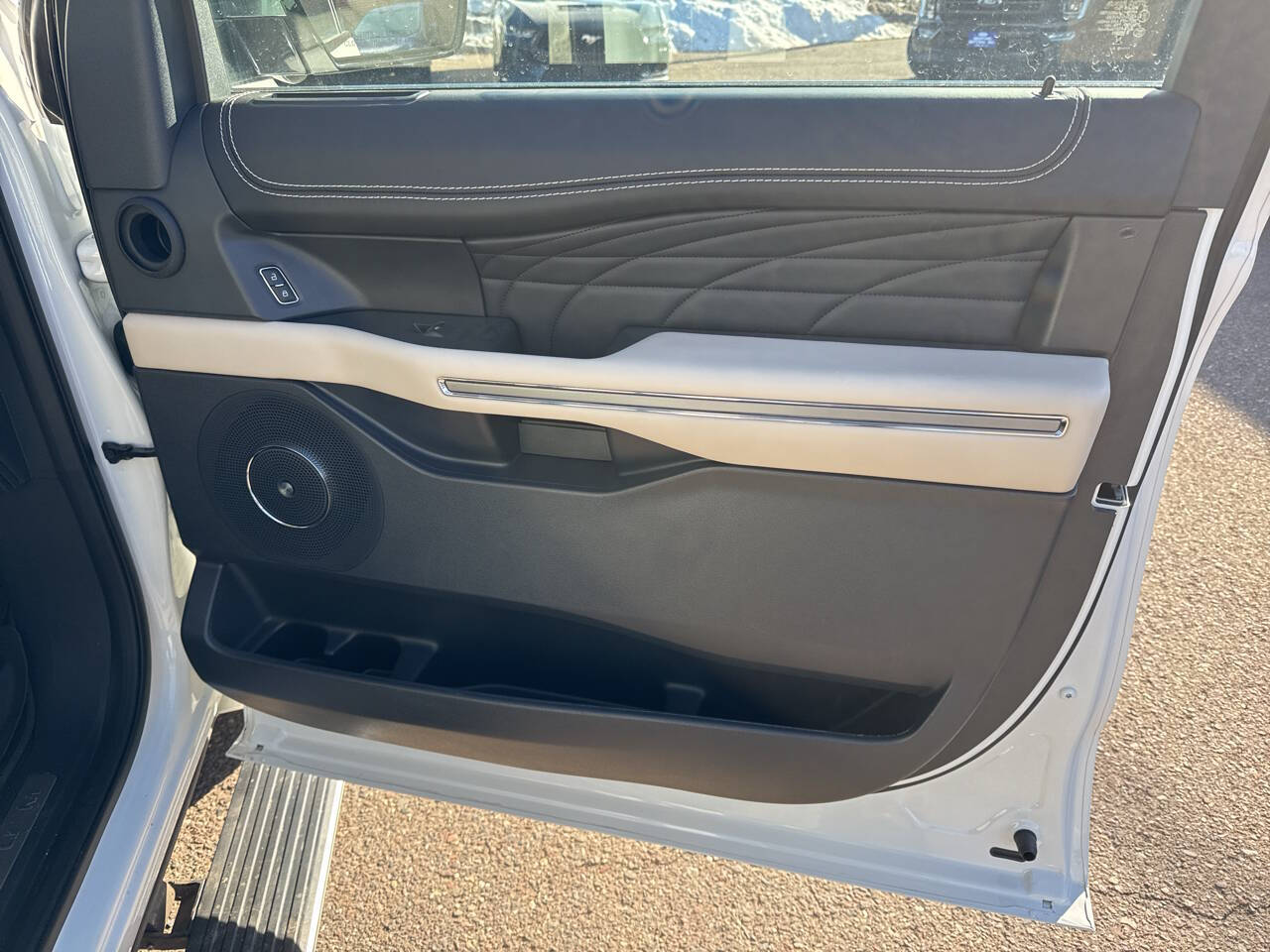 2024 Ford Expedition MAX Platinum 4x4 4dr SUV