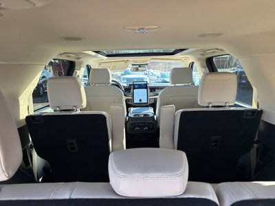 2024 Ford Expedition MAX Platinum 4x4 4dr SUV