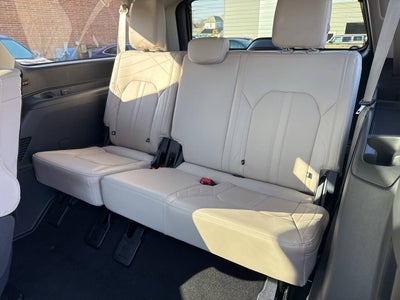 2024 Ford Expedition MAX Platinum 4x4 4dr SUV