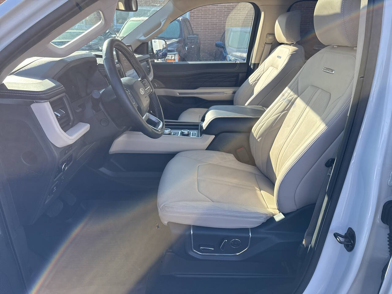 2024 Ford Expedition MAX Platinum 4x4 4dr SUV
