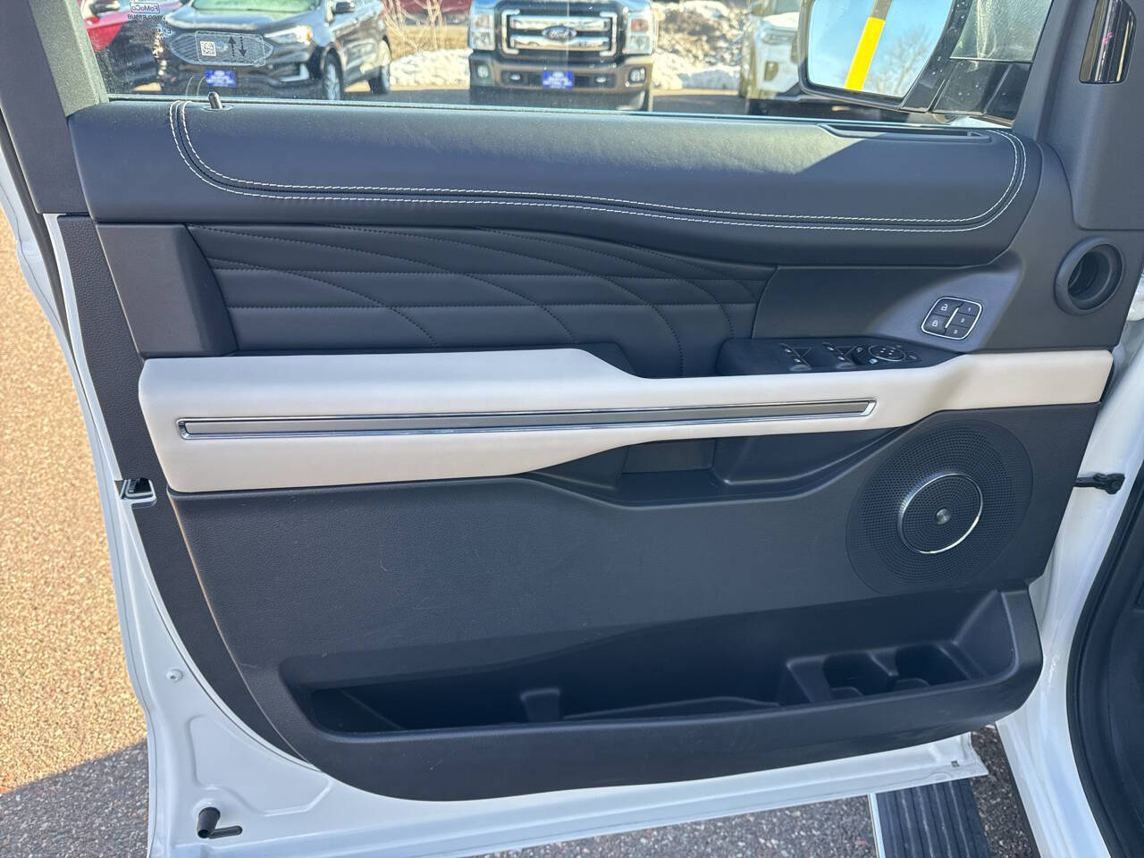 2024 Ford Expedition MAX Platinum 4x4 4dr SUV