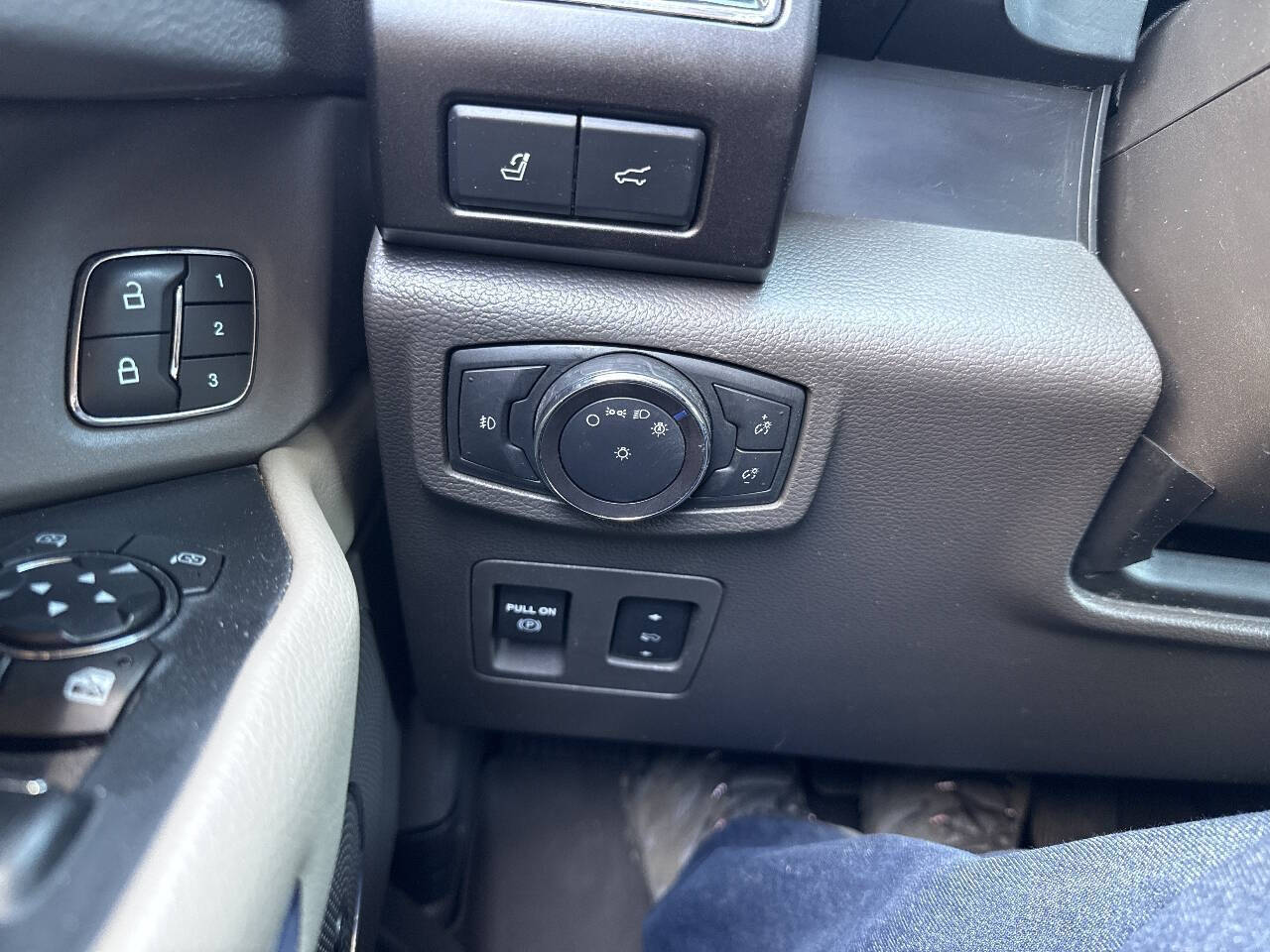 2019 Ford Expedition MAX Limited 4x4 4dr SUV
