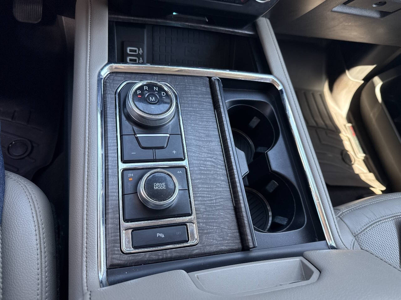 2019 Ford Expedition MAX Limited 4x4 4dr SUV
