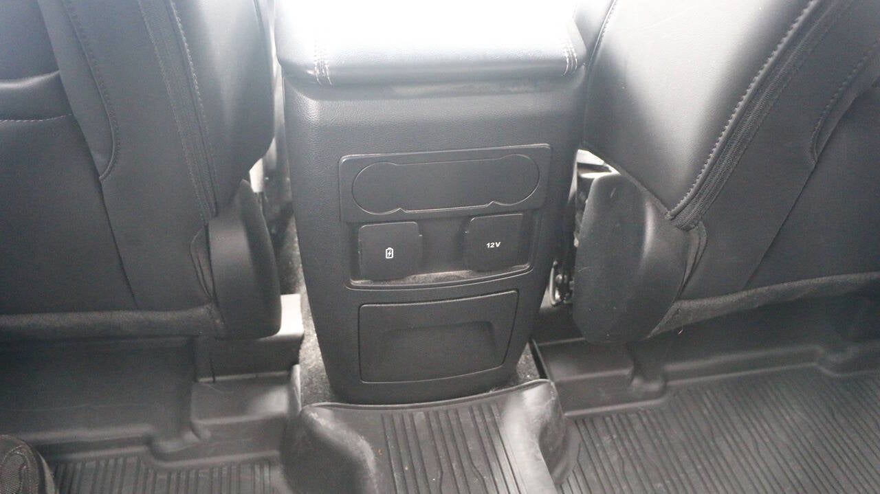 2023 Ford Explorer XLT AWD 4dr SUV