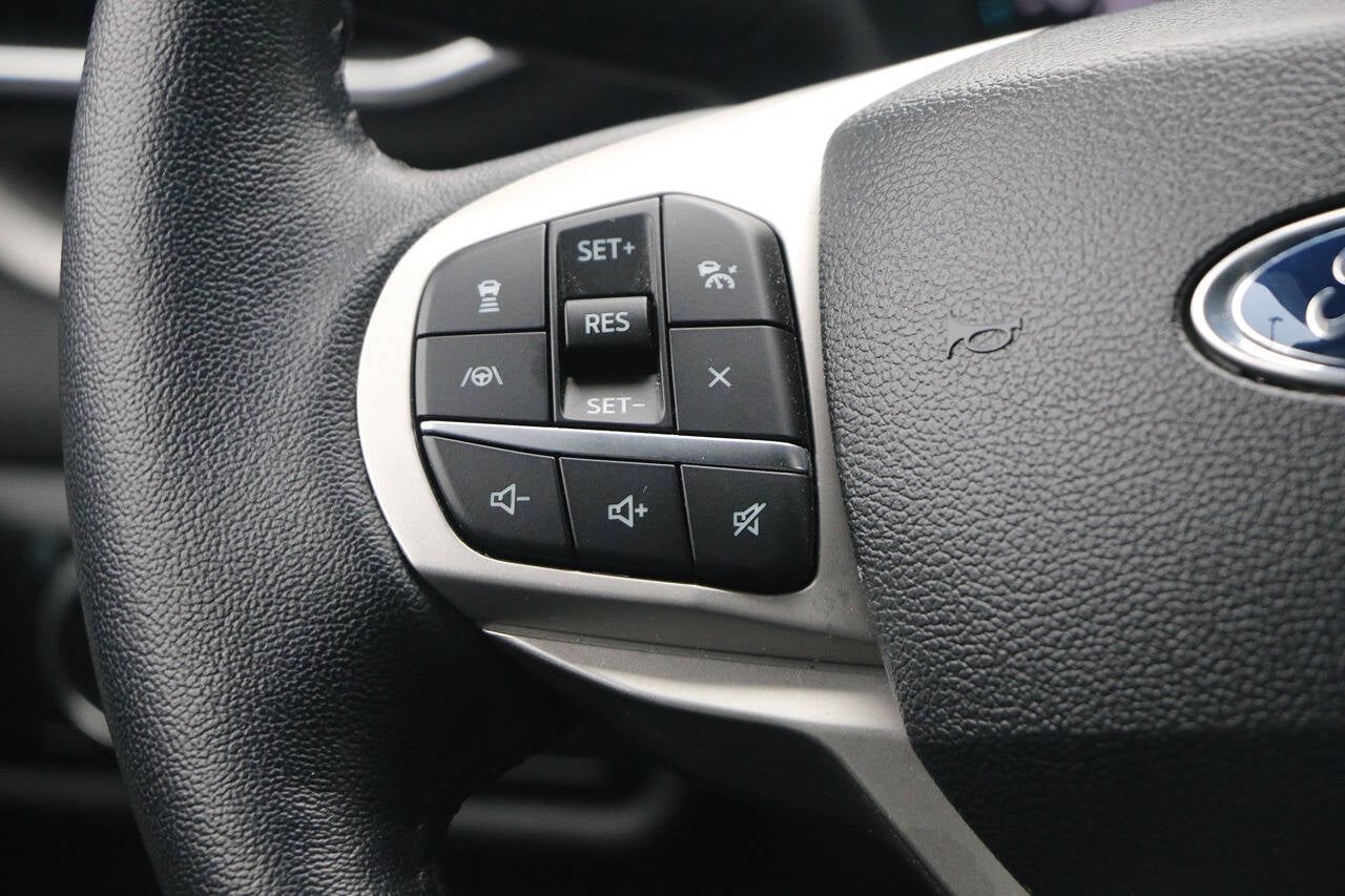 2023 Ford Explorer XLT AWD 4dr SUV