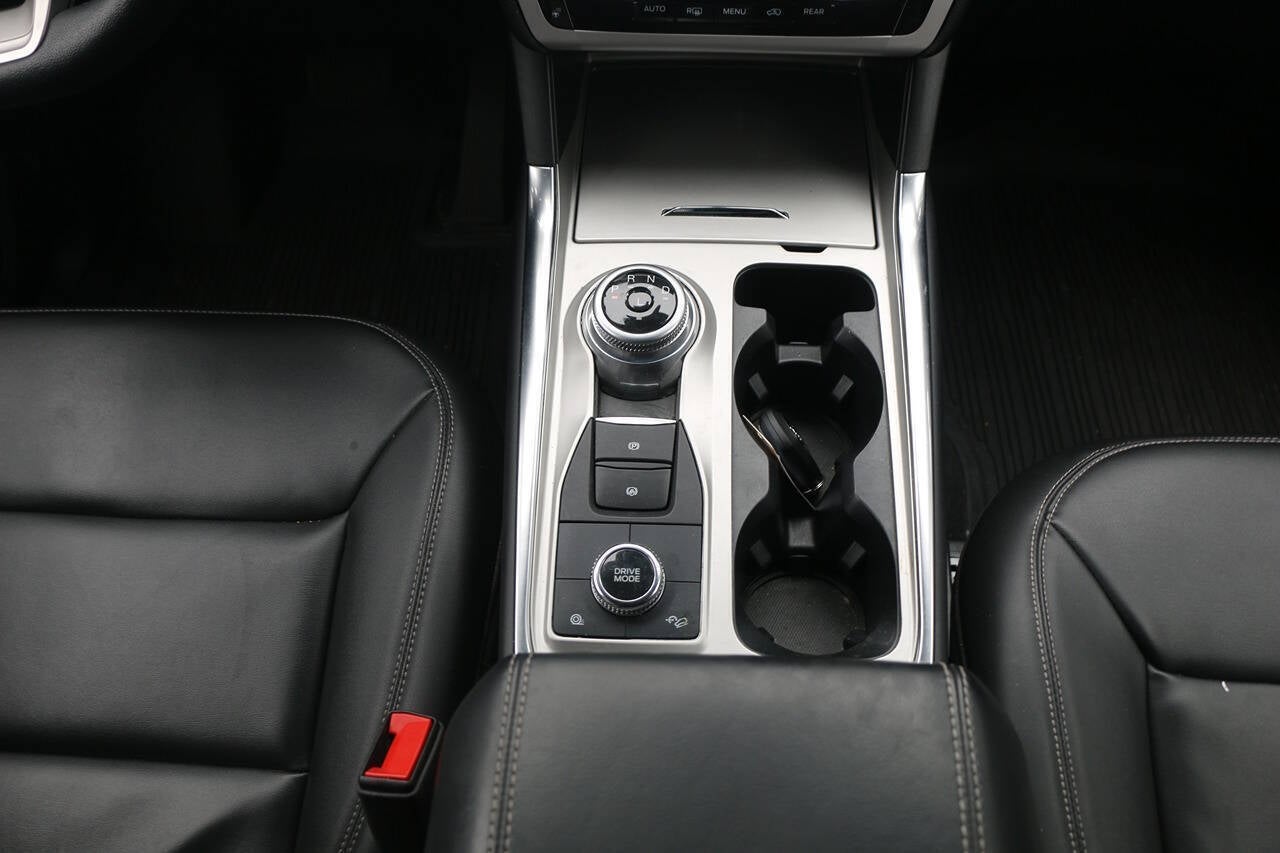 2023 Ford Explorer XLT AWD 4dr SUV