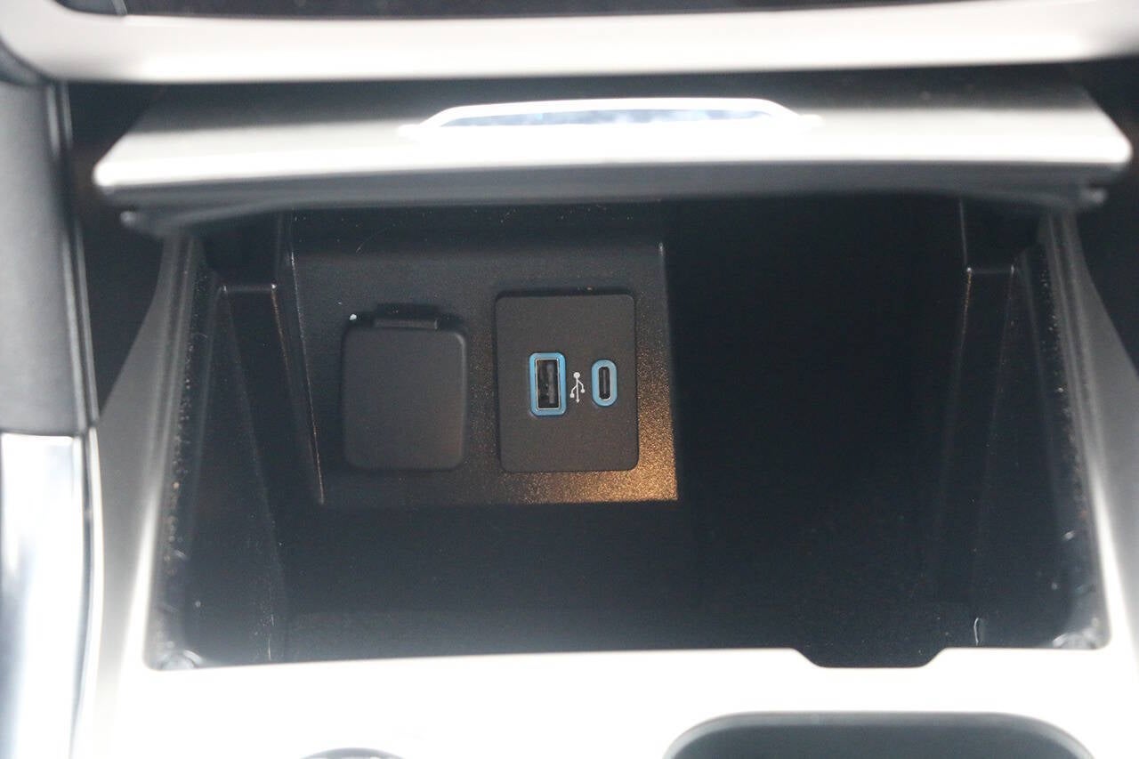 2023 Ford Explorer XLT AWD 4dr SUV