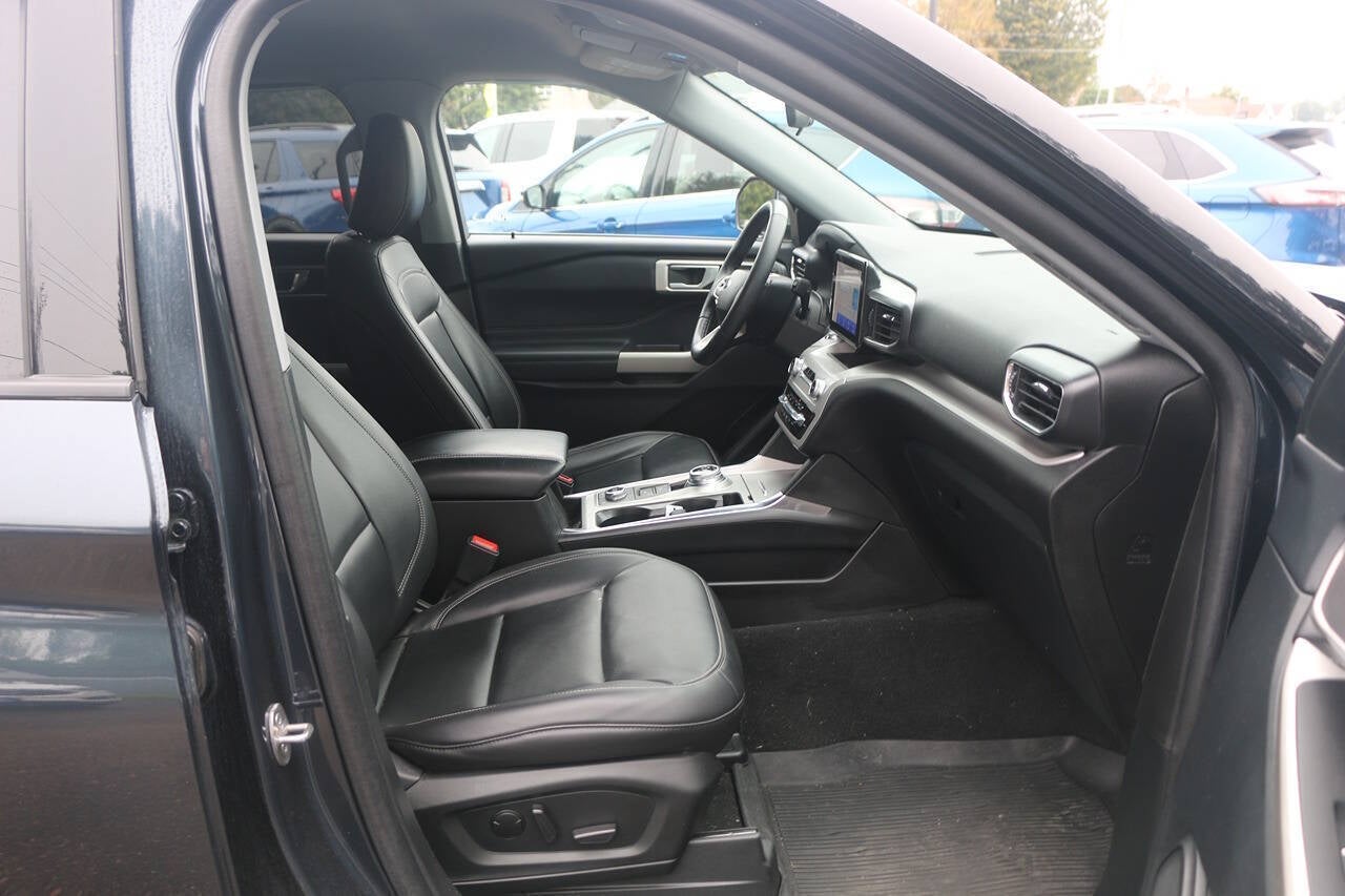 2023 Ford Explorer XLT AWD 4dr SUV