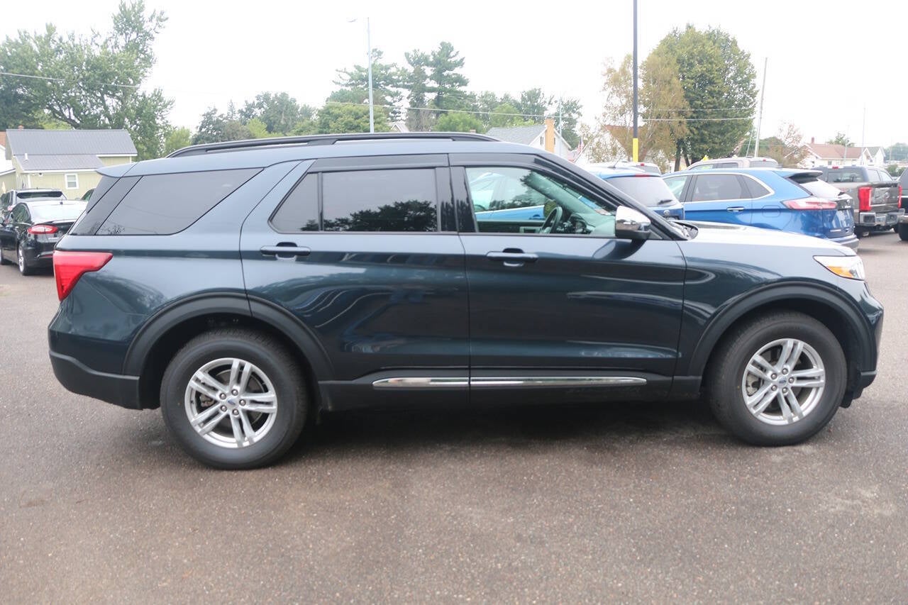 2023 Ford Explorer XLT AWD 4dr SUV