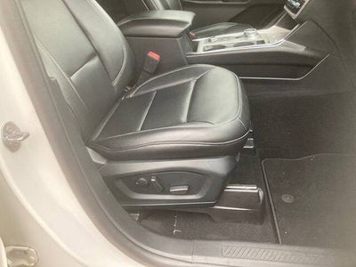 2020 Ford Explorer XLT AWD 4dr SUV