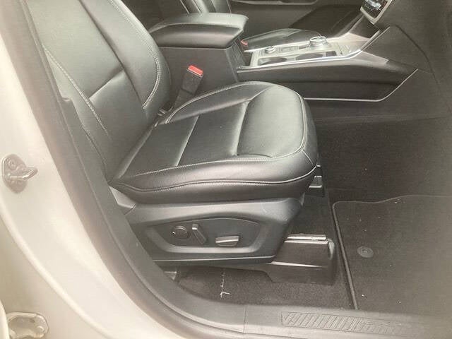 2020 Ford Explorer XLT AWD 4dr SUV