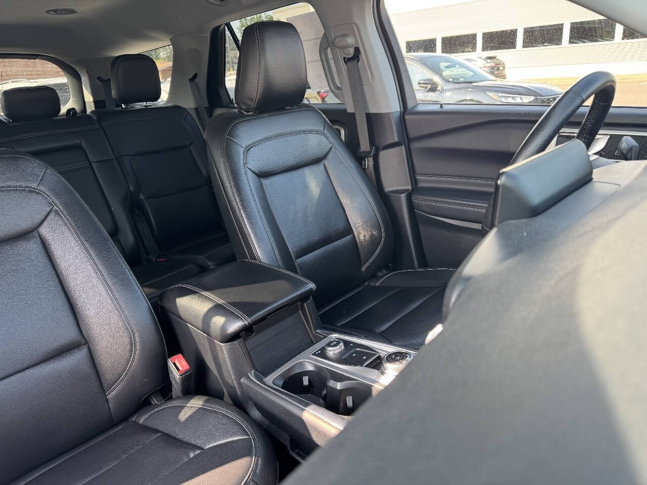 2020 Ford Explorer XLT AWD 4dr SUV