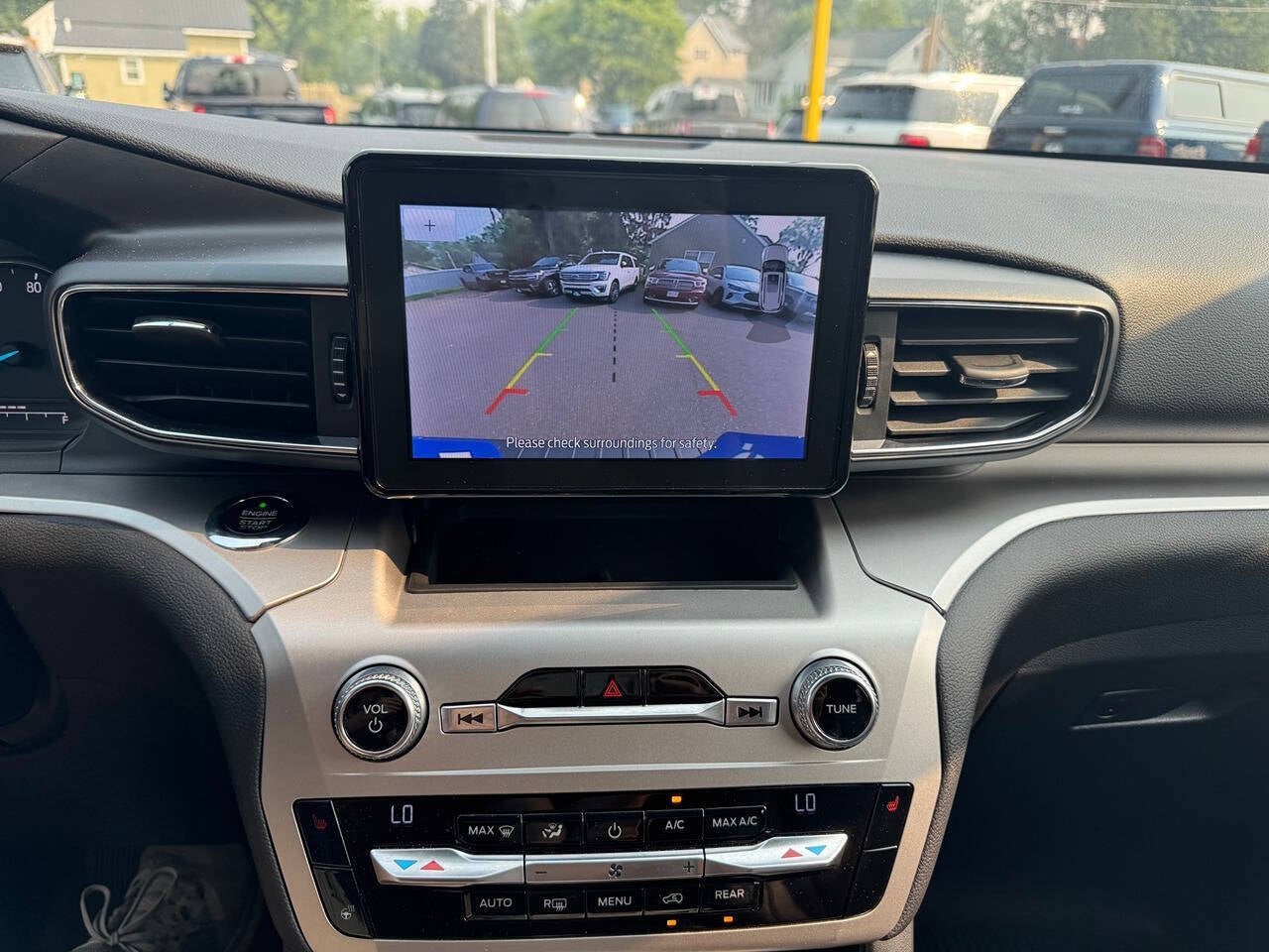 2021 Ford Explorer XLT AWD 4dr SUV