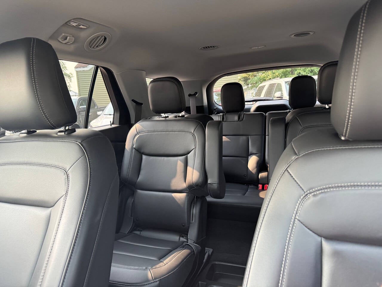 2021 Ford Explorer XLT AWD 4dr SUV