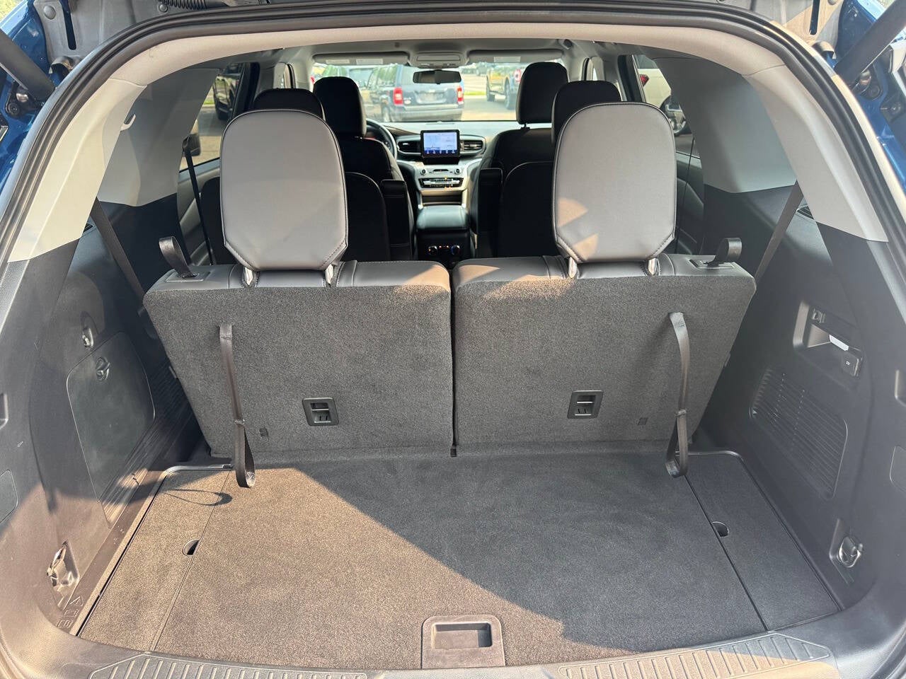 2021 Ford Explorer XLT AWD 4dr SUV