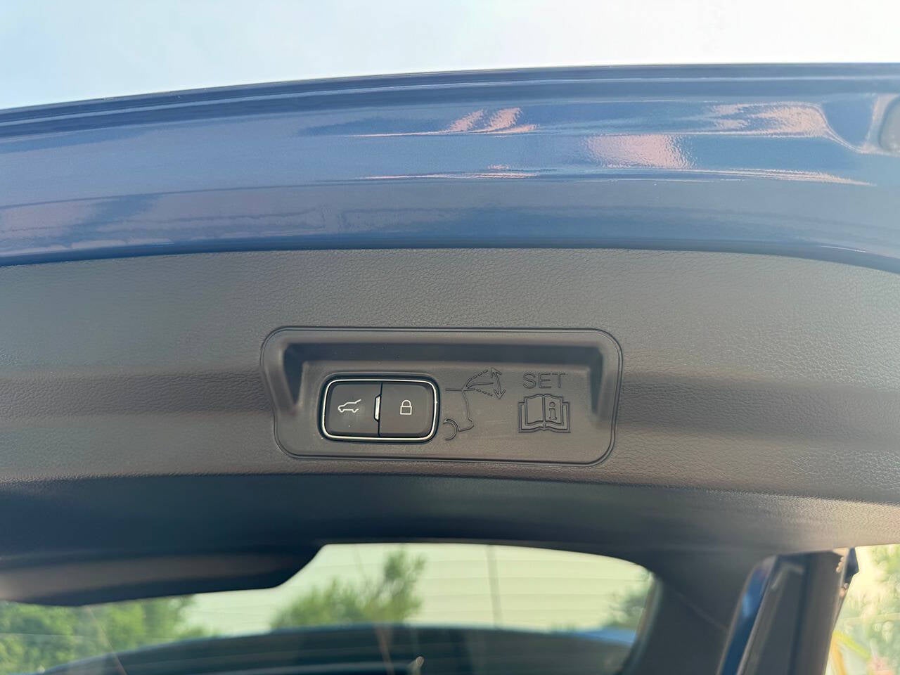 2021 Ford Explorer XLT AWD 4dr SUV