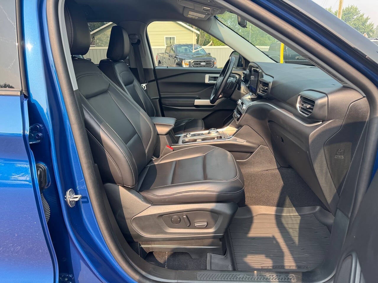 2021 Ford Explorer XLT AWD 4dr SUV