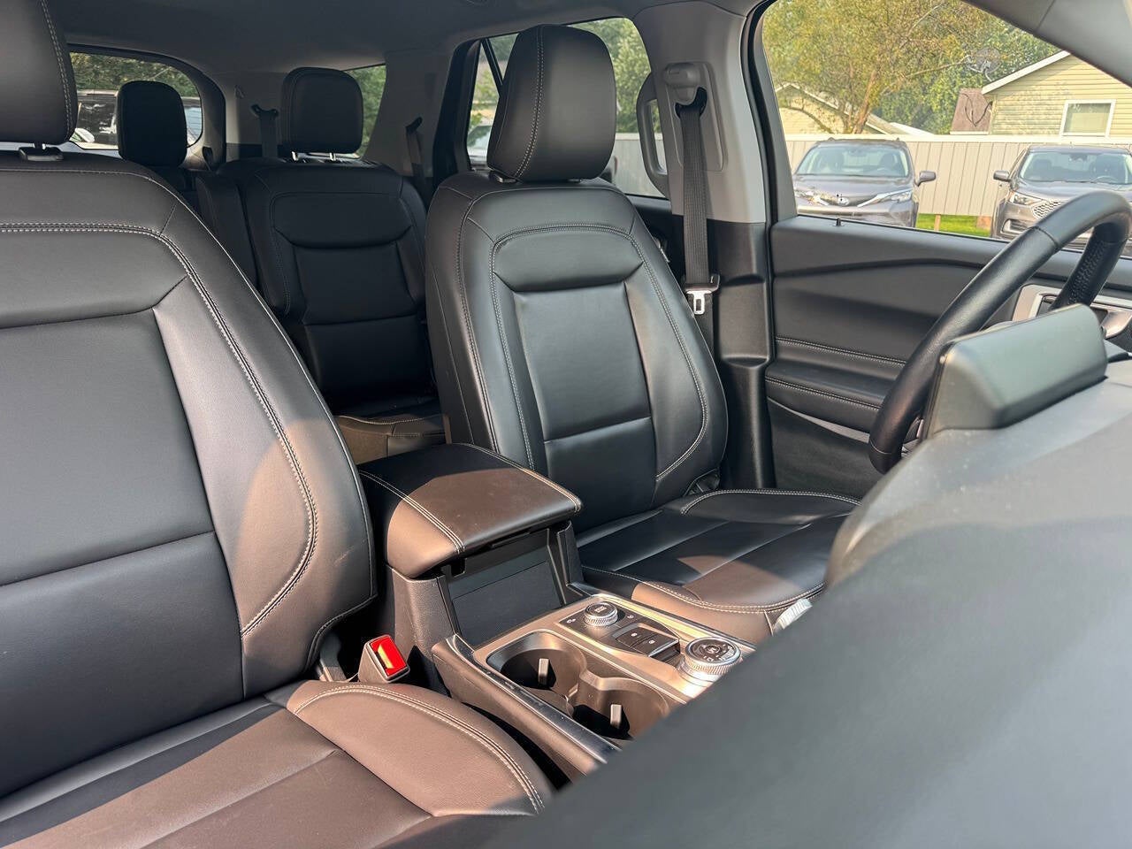 2021 Ford Explorer XLT AWD 4dr SUV