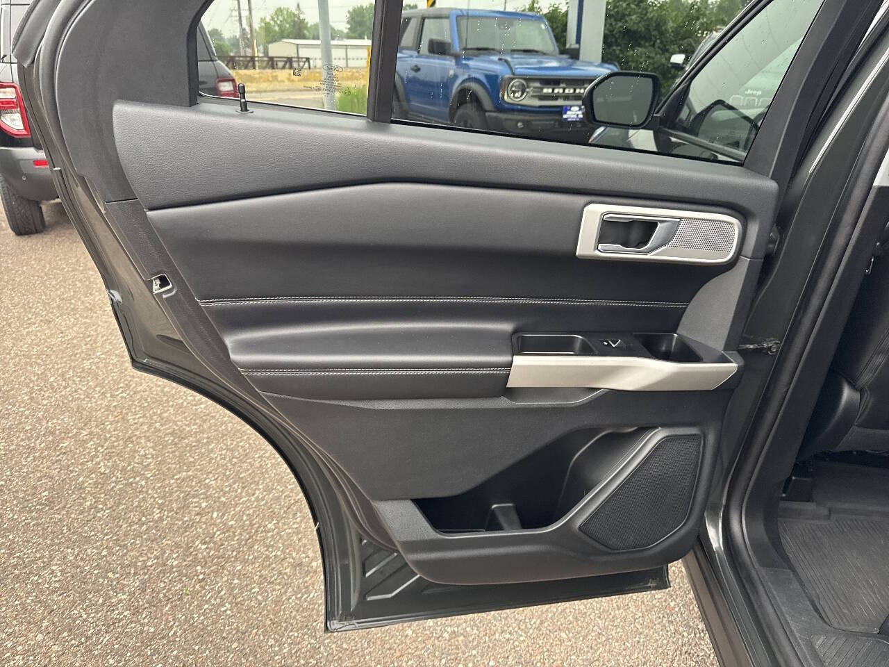 2023 Ford Explorer XLT AWD 4dr SUV