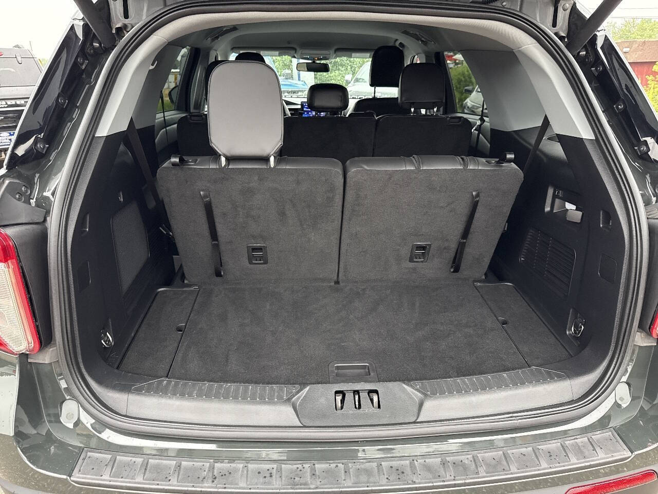 2023 Ford Explorer XLT AWD 4dr SUV