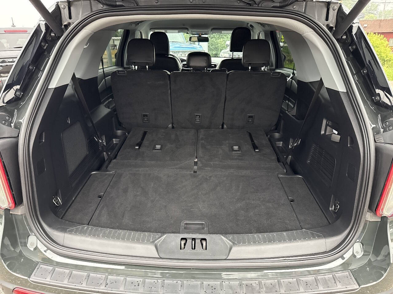 2023 Ford Explorer XLT AWD 4dr SUV