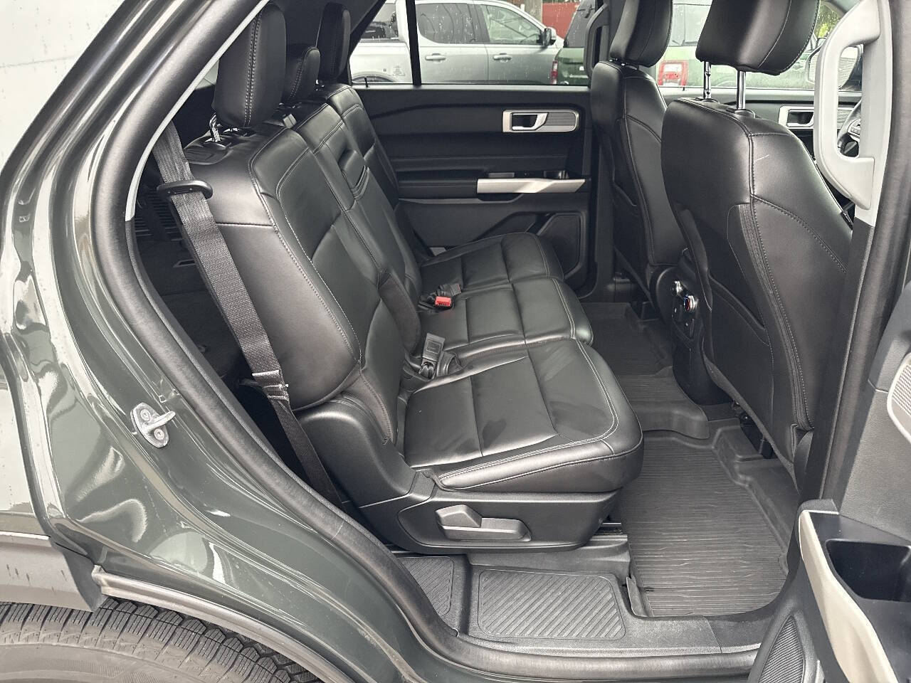2023 Ford Explorer XLT AWD 4dr SUV