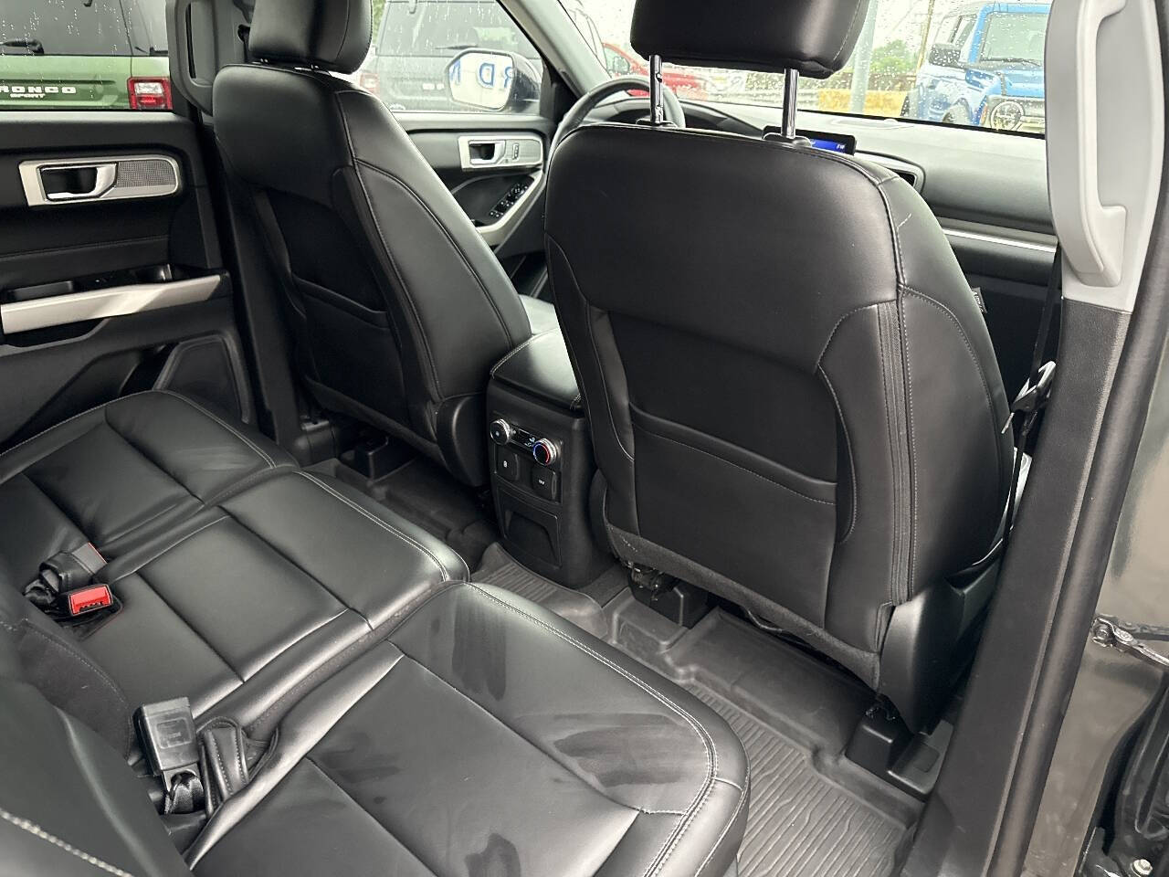 2023 Ford Explorer XLT AWD 4dr SUV