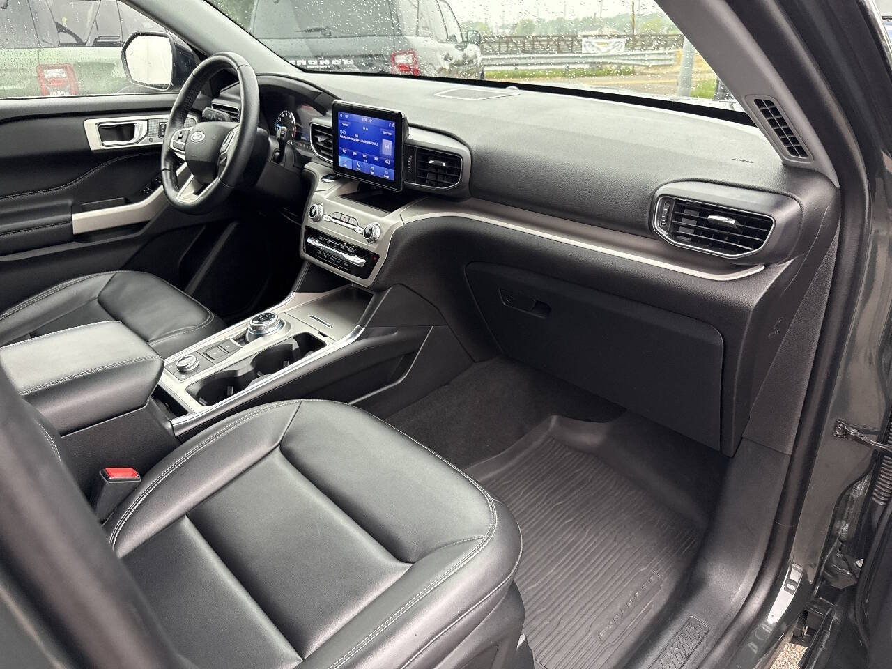 2023 Ford Explorer XLT AWD 4dr SUV